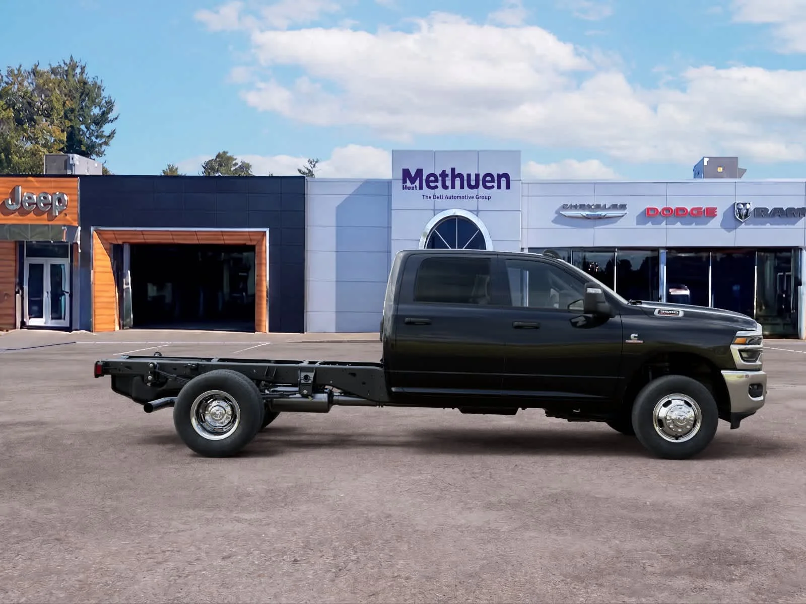 New 2026 Diamond Black Crystal Pearlcoat Ram Tradesman image 21