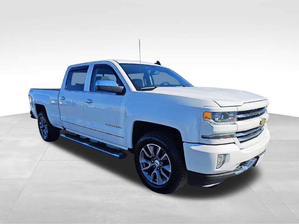 Used 2018 SUMMIT WHITE Chevrolet LTZ image 7