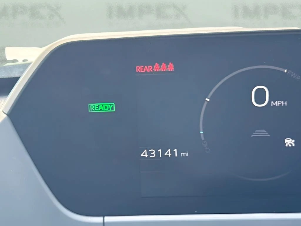 Used 2023 White Subaru Touring image 18