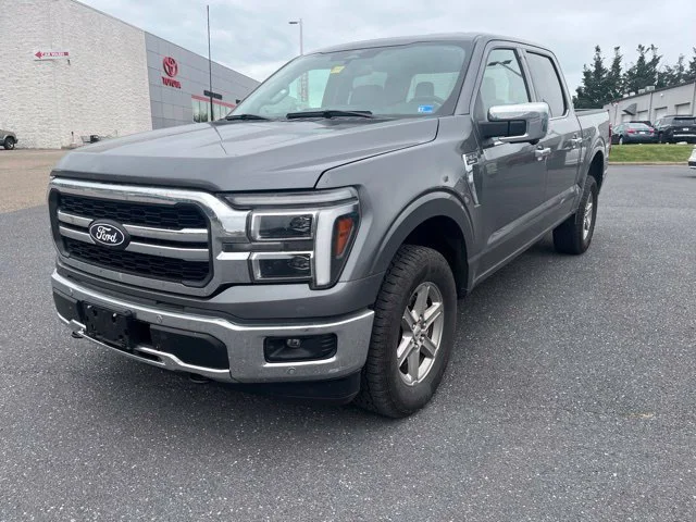 Used 2025 Gray Ford Lariat image 3