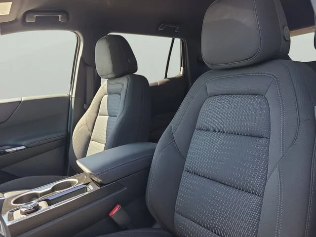 New 2026 Summit White Chevrolet LT image 18