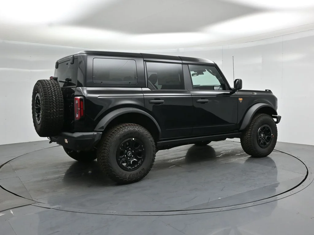 New 2026 Shadow Black Ford Badlands image 27