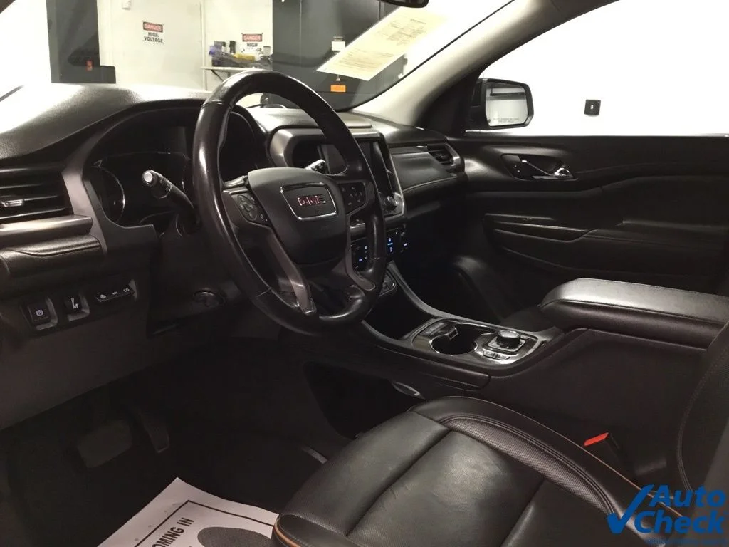 Used 2022 White GMC AT4 image 24
