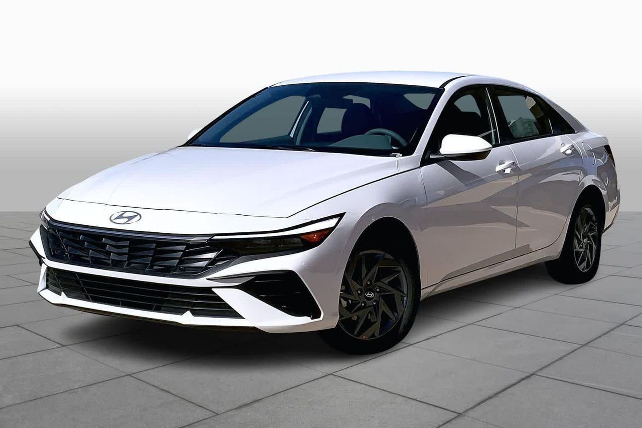 2026 Hyundai Elantra 1.6 HEV Blue's photo