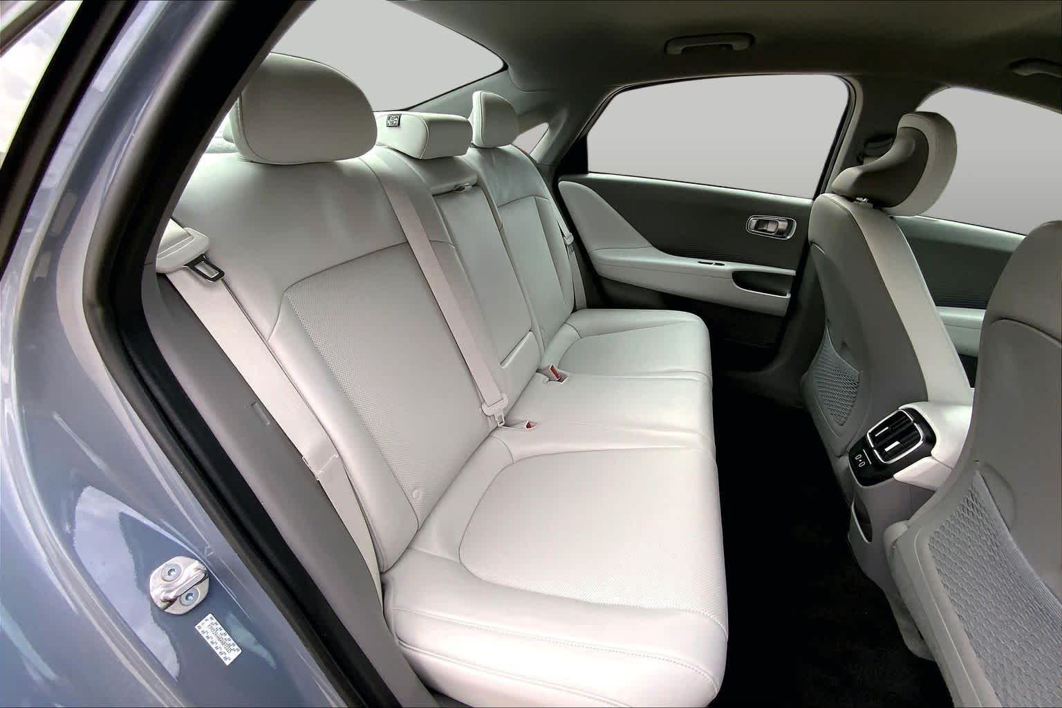 Used 2024 Transmission Blue Hyundai SEL image 19