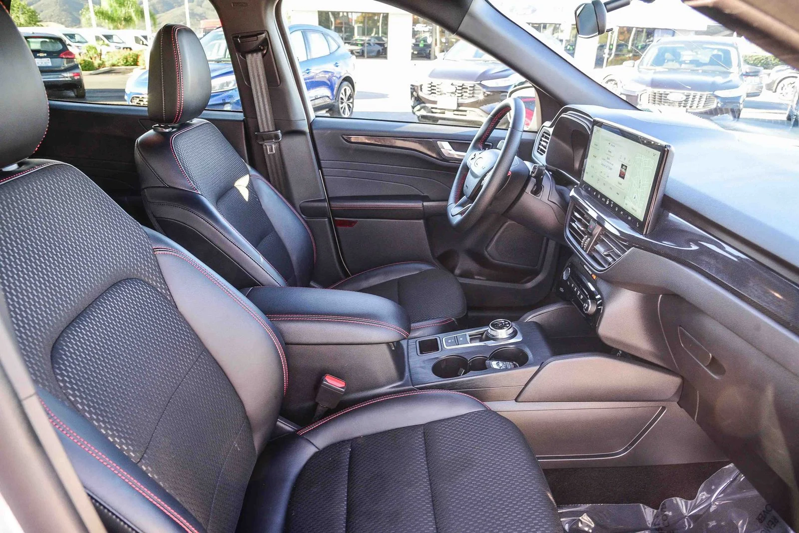2025 Ford Escape Hybrid ST-Line - Photo 16