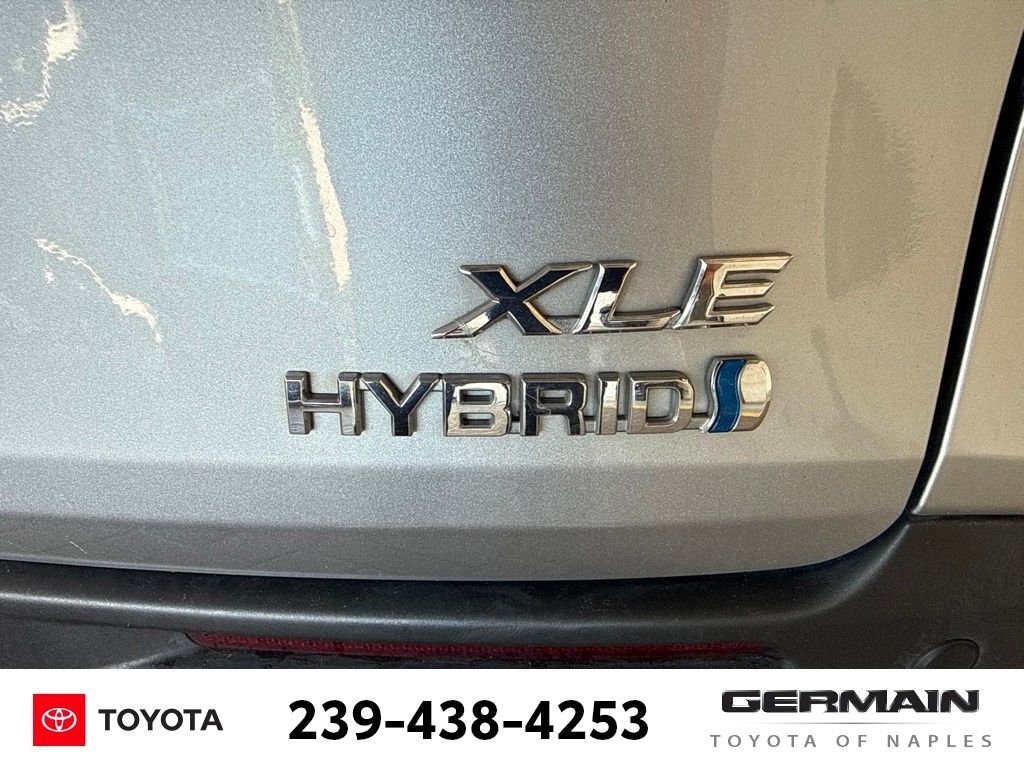 Used 2022 Silver Toyota XLE image 7