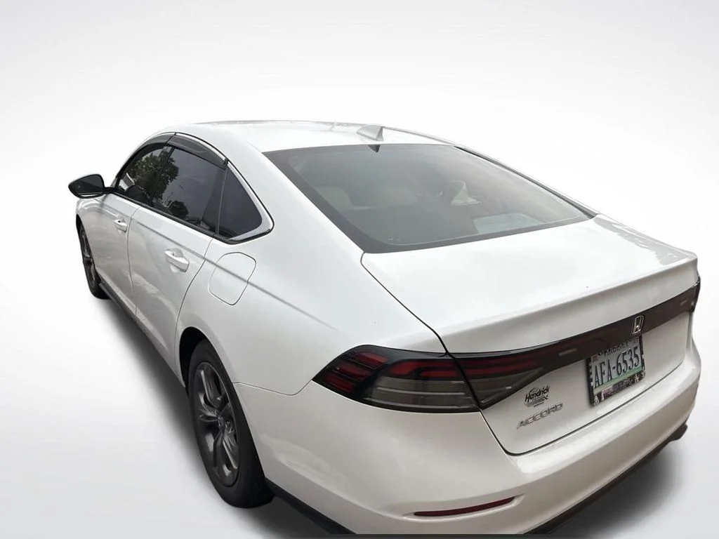 Used 2023 White Honda EX image 2