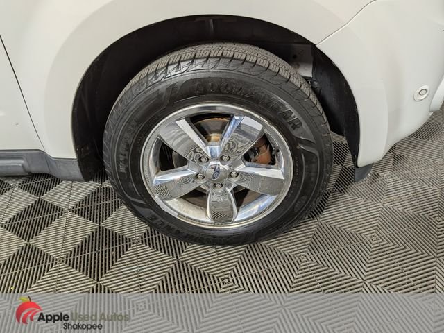 Used 2011 White Ford Limited image 42