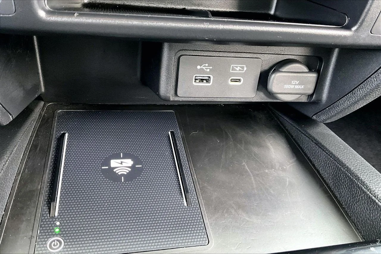 Used 2025  Honda Black Edition image 17