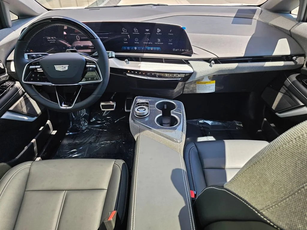 New 2026 Vibrant White Tricoat Cadillac Sport image 17