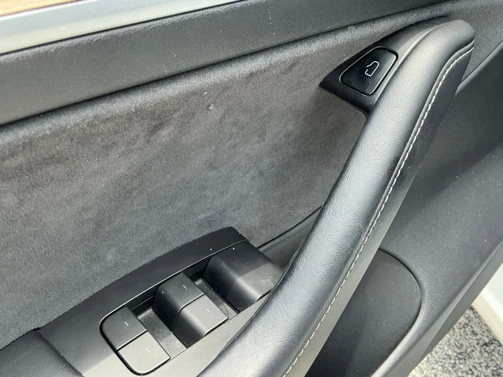 Used 2021  Tesla Standard Range Plus image 29