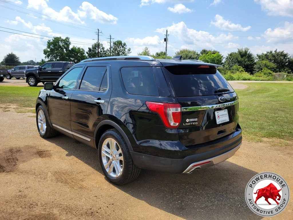 Used 2016 Black Ford Limited image 4