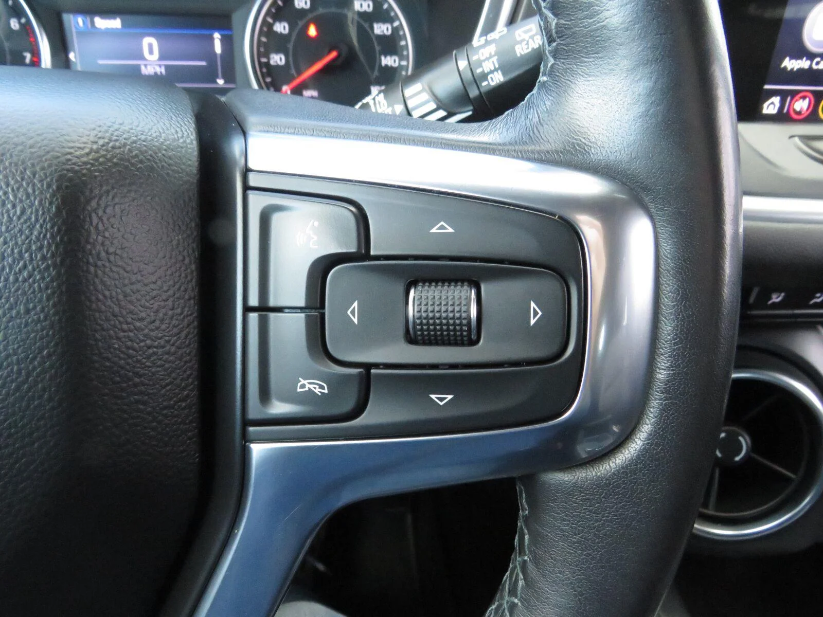 Used 2022 BLACK Chevrolet LT image 32