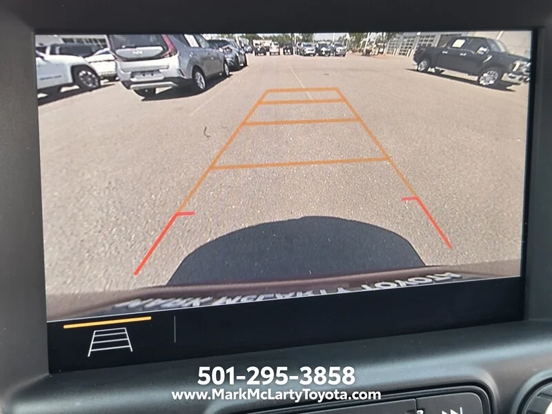 Used 2020 Red Quartz GMC FWD 4DR SLT image 18
