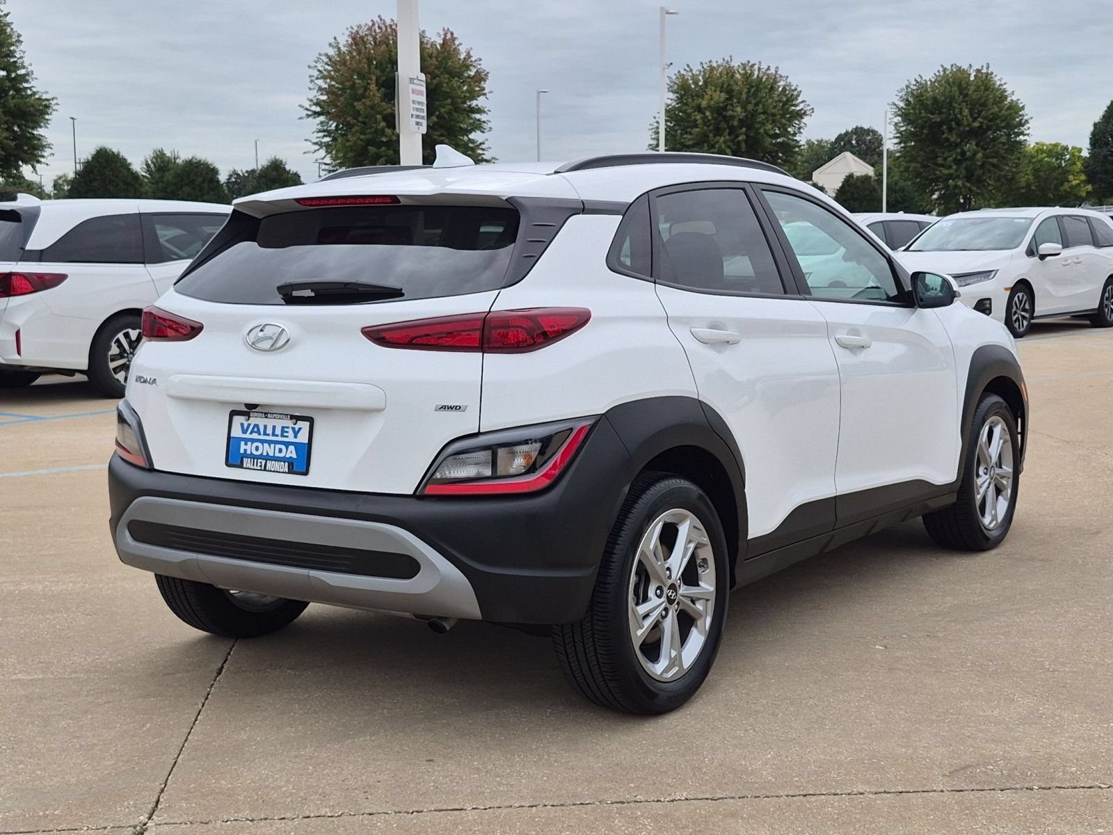 Used 2023 Lunar White Hyundai SEL AWD image 6