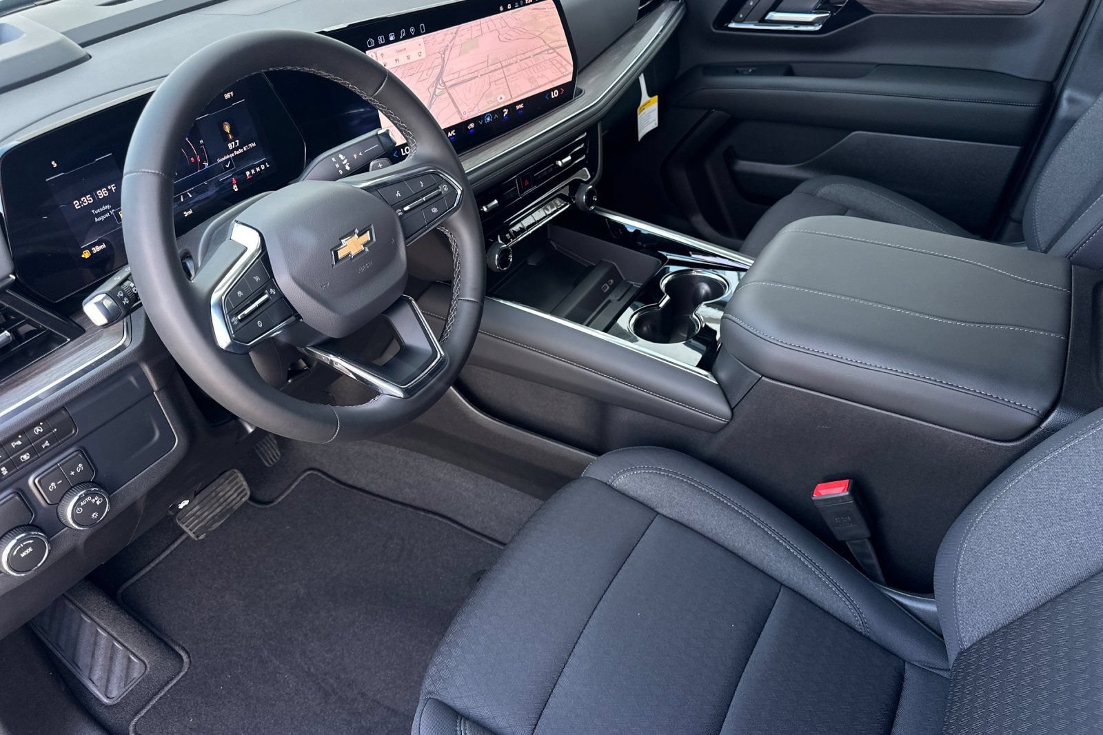 2026 Chevrolet Suburban LS - Photo 10