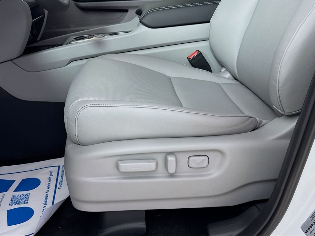 New 2026 Platinum White Pearl Honda RTL image 28