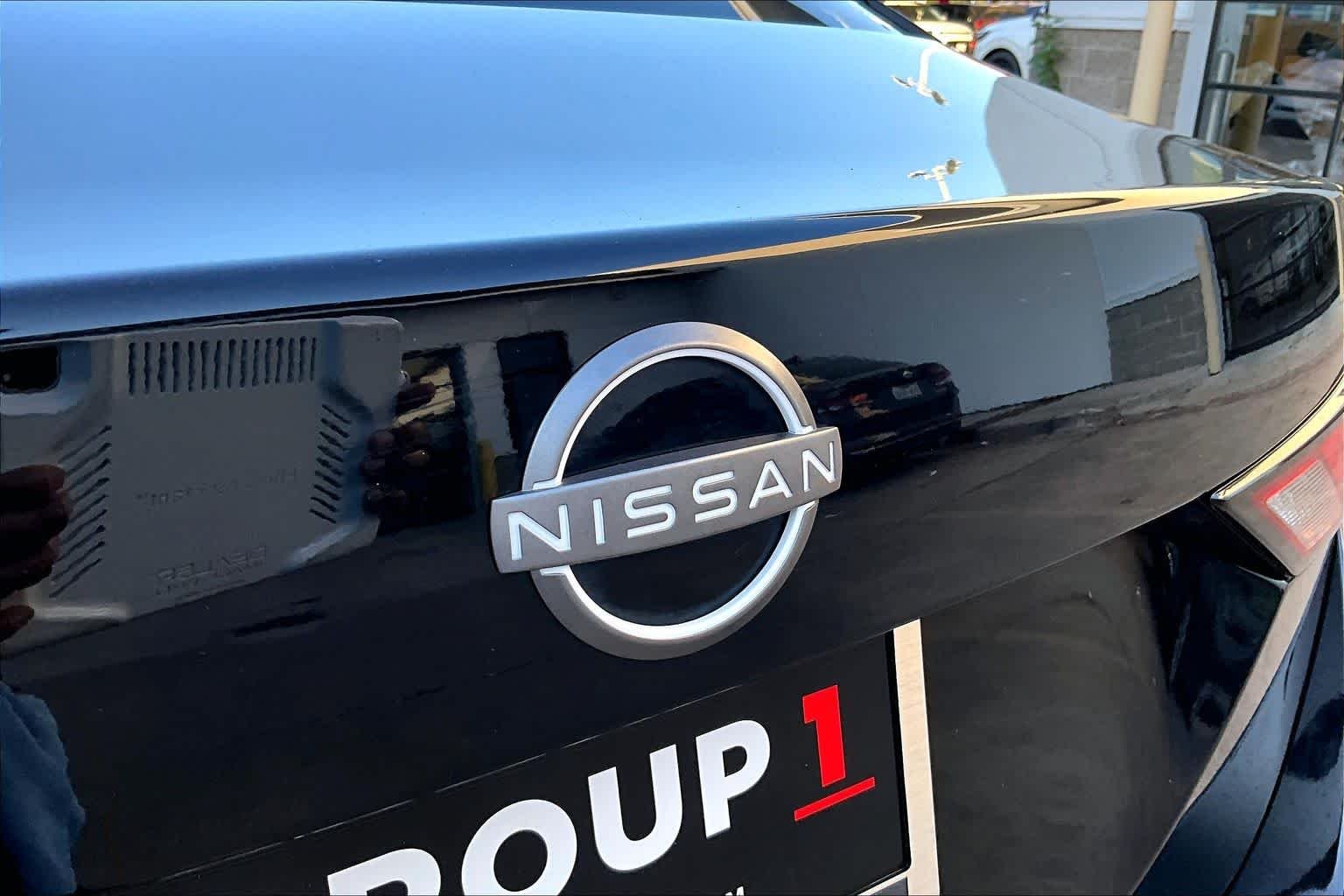 Used 2025 Super Black Nissan SV image 10