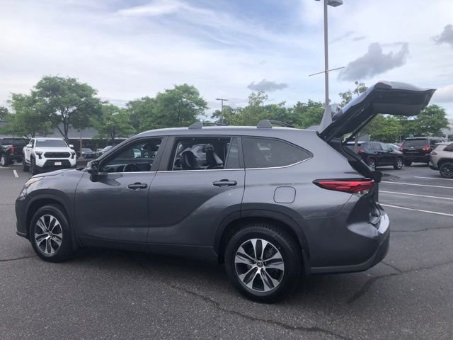 Used 2023 Gray Toyota XLE image 9