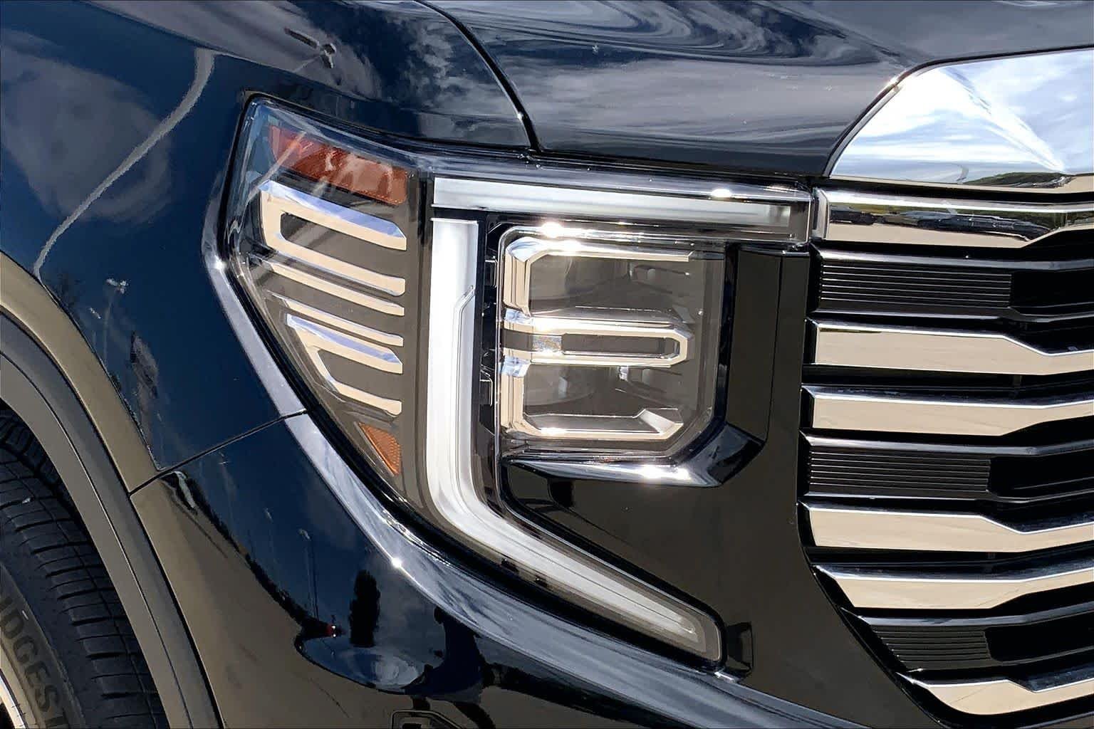 Used 2024 Onyx Black GMC SLT image 26