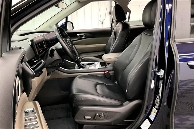 2025 Kia Carnival LXS - Photo 22