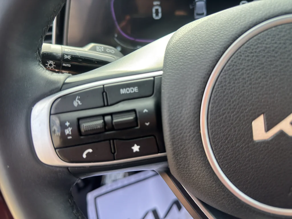 Used 2023 DAWNING RED Kia X-Line image 20