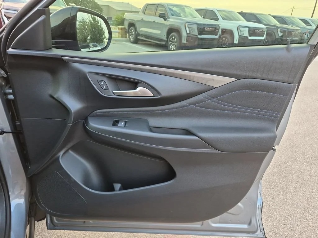 2026 Buick Envista Sport Touring - Photo 37