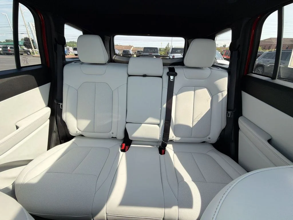 New 2026 Red Hot Pearl-Coat Exterior Paint Jeep Limited image 13
