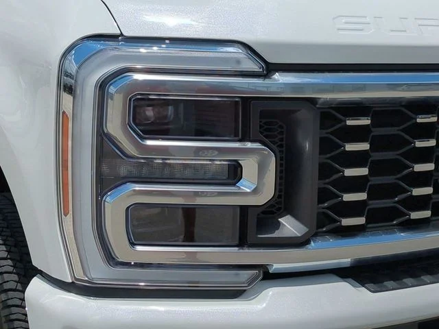 New 2026 Star White Metallic Tri-Coat Ford F-350® Platinum® image 10