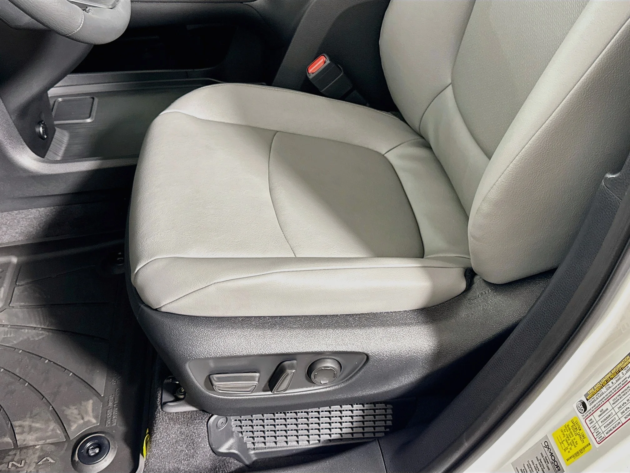 New 2026 Wind Chill Pearl Toyota XLE image 18