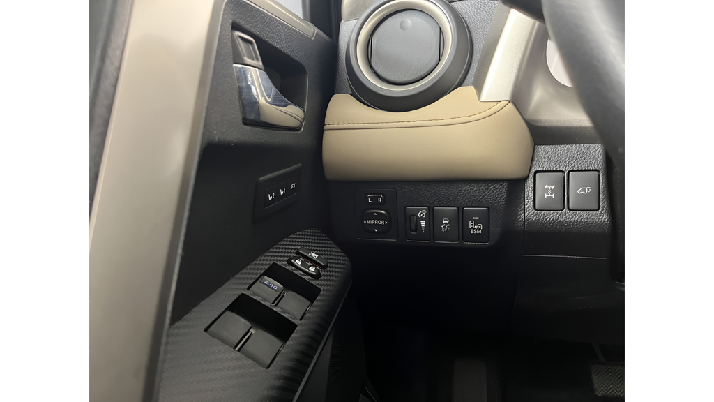 Used 2015 Black Toyota Limited image 23