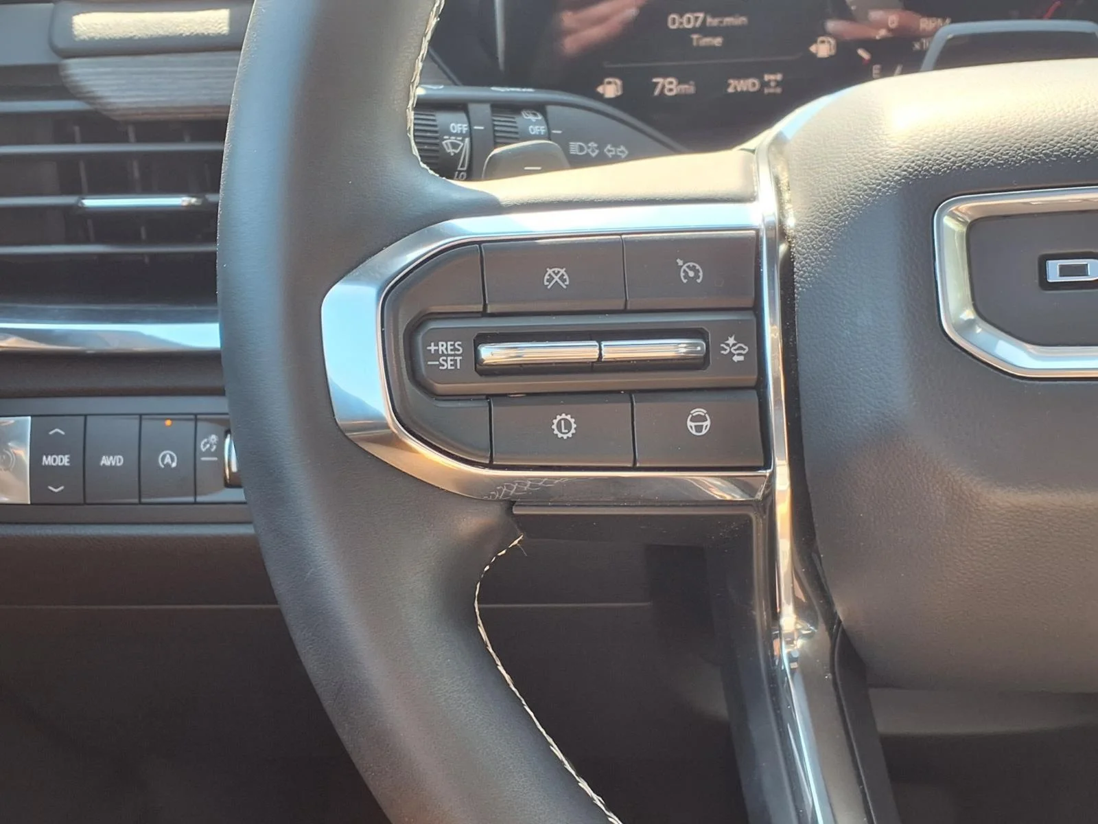 Used 2025 Ebony Twilight Metallic GMC AWD Denali image 19