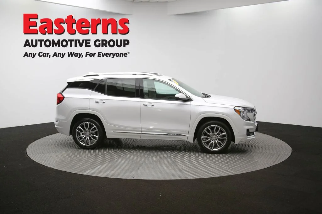 Used 2023 White GMC Denali image 46