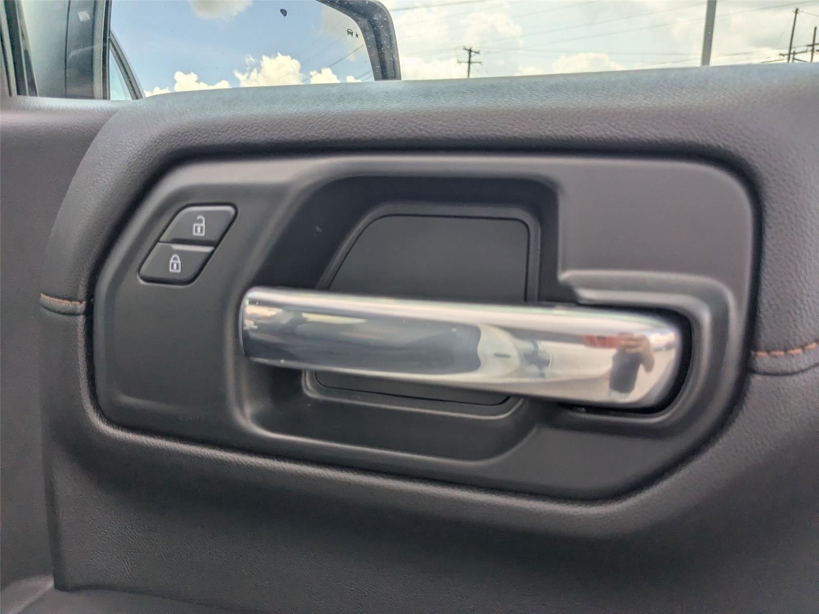 Used 2021 Summit White GMC AT4 image 32