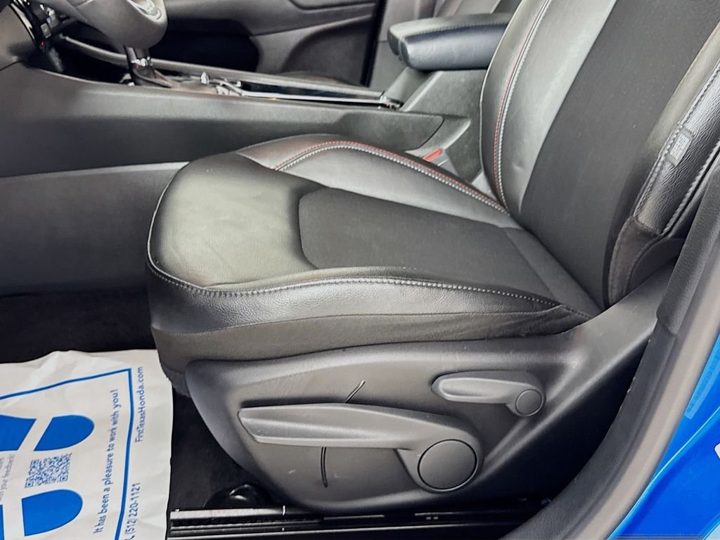 Used 2025 Hydro Blue Pearlcoat Jeep Trailhawk image 24