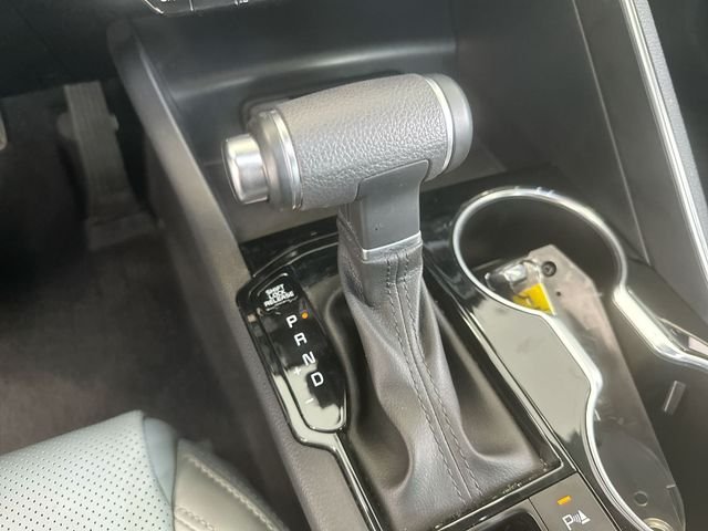 Used 2024 White Kia EX image 24