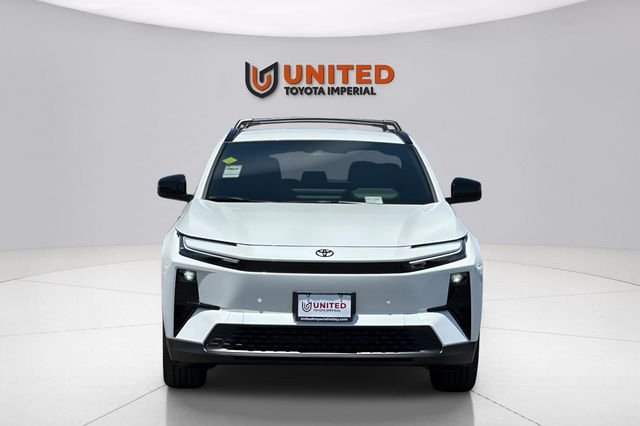 New 2026 Wind Chill Pearl <sup>1</sup> Toyota  SE image 8