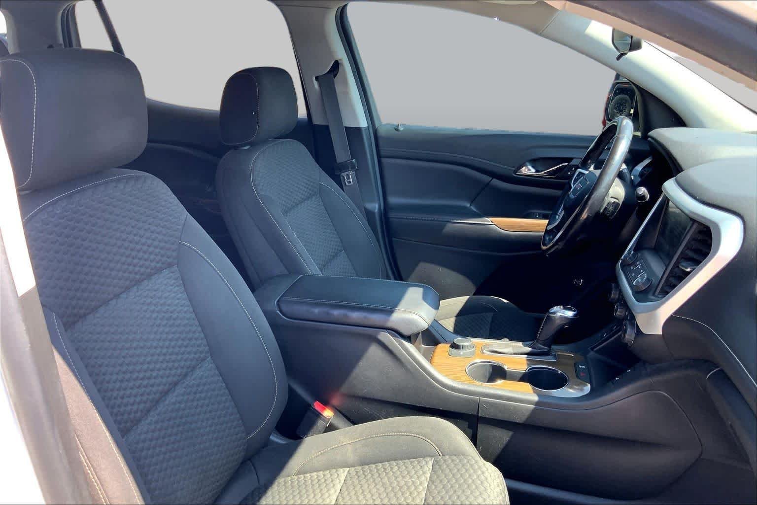 Used 2019 Summit White GMC SLE image 9