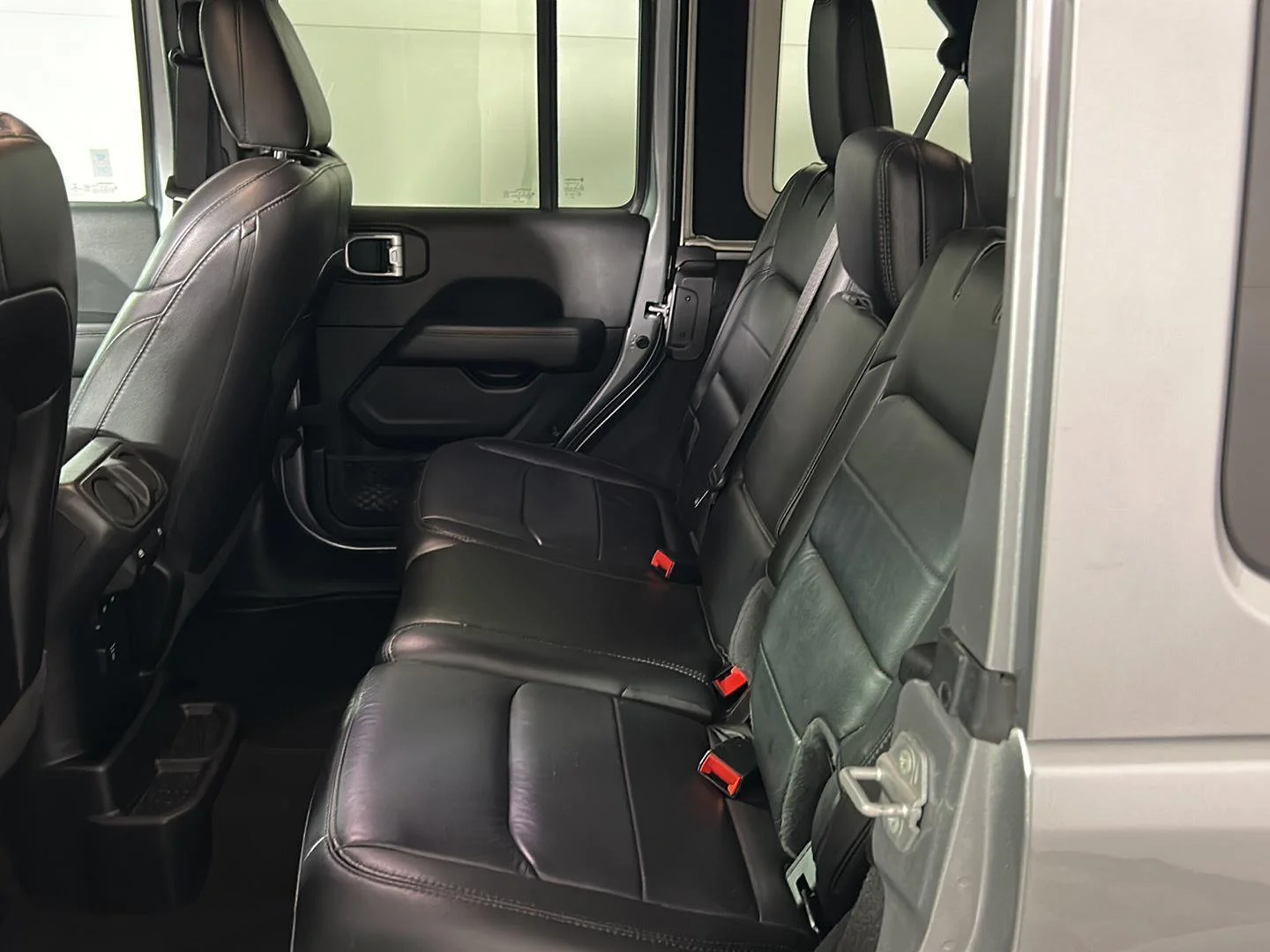 Used 2021 Billet Silver Metallic Clearcoat Jeep Unlimited Sahara Altitude image 15