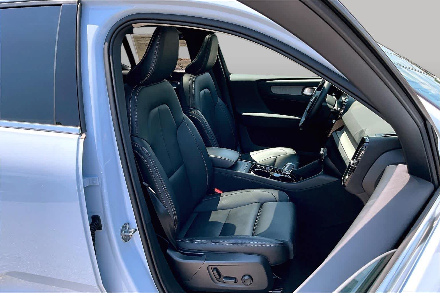 Used 2024 Cloud Blue Volvo Plus Bright Theme image 8