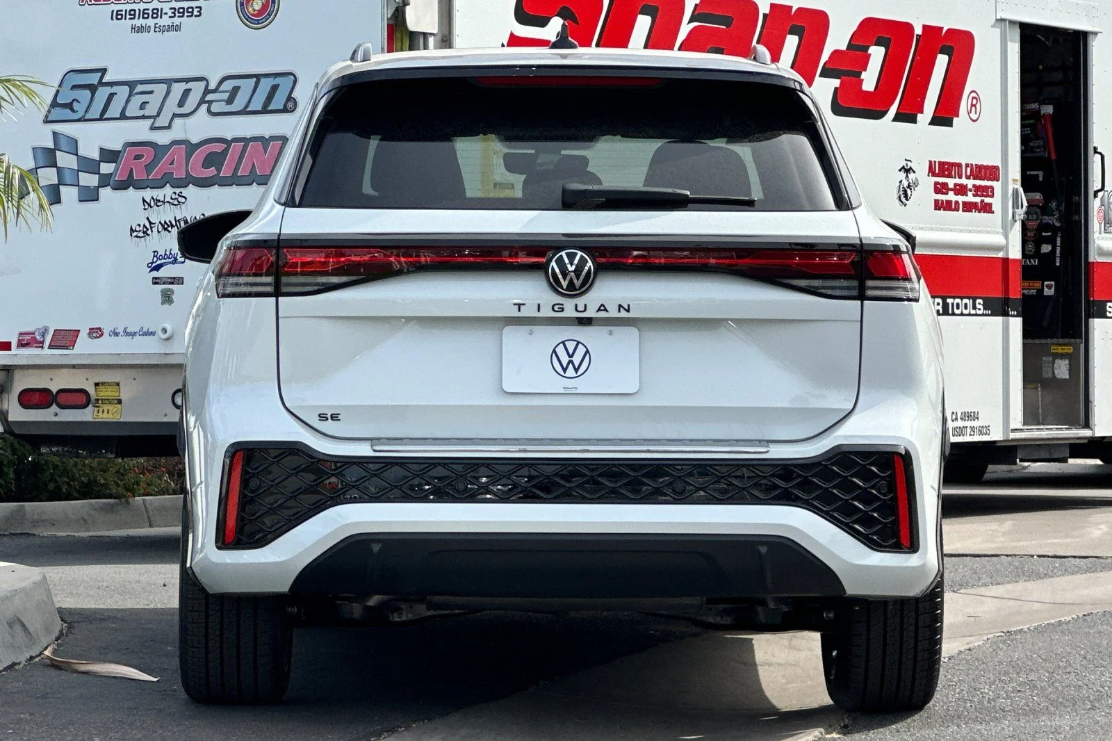 New 2026  Volkswagen 2.0T SE R-Line Black image 6