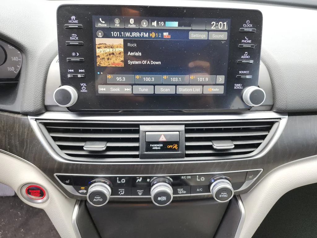 Used 2019 White Honda EX-L image 19