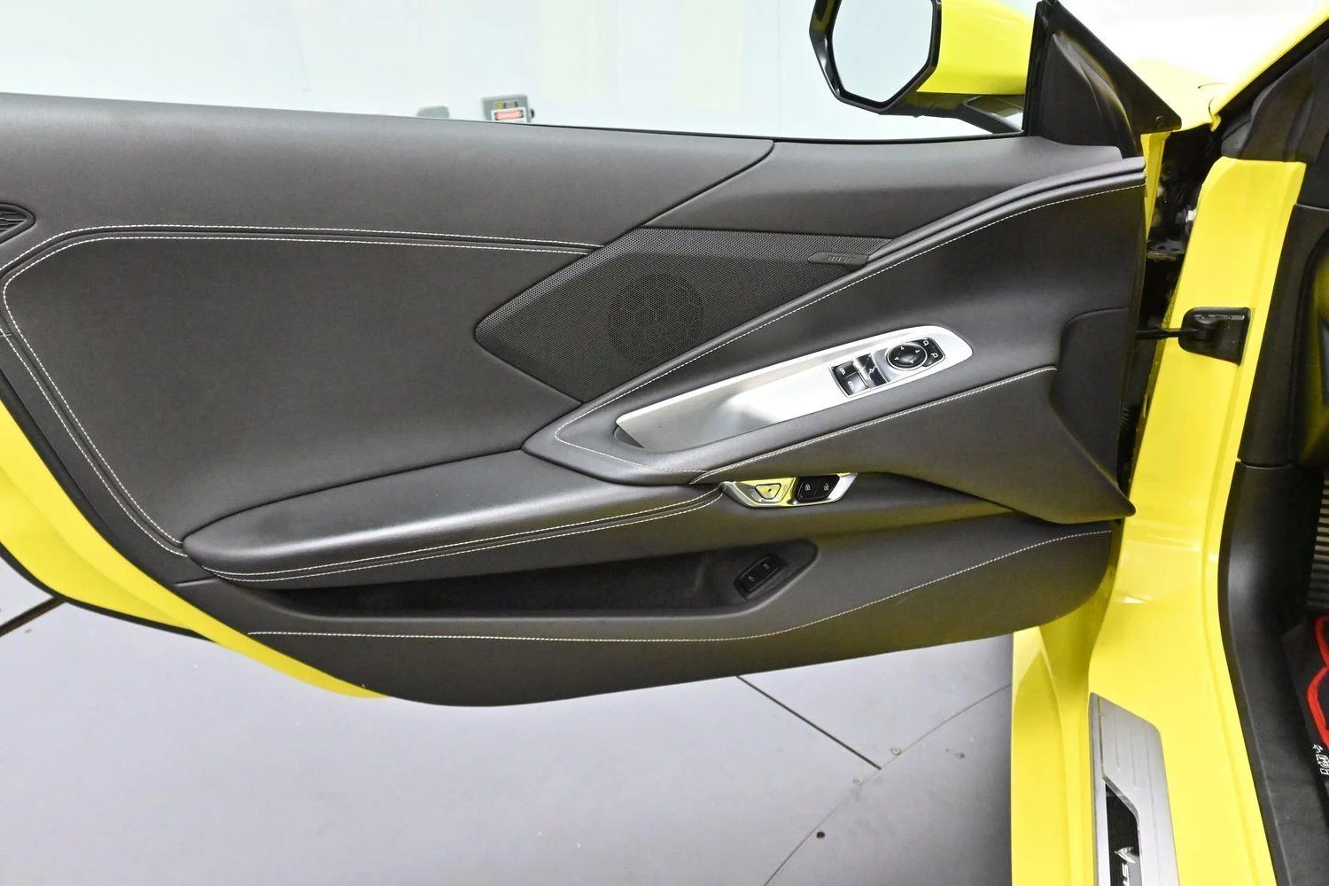 Used 2021 ACCELERATE YELLOW METALLIC Chevrolet 1LT image 12