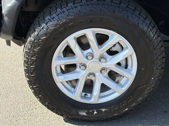 Used 2023 Silver Jeep Sport S image 16