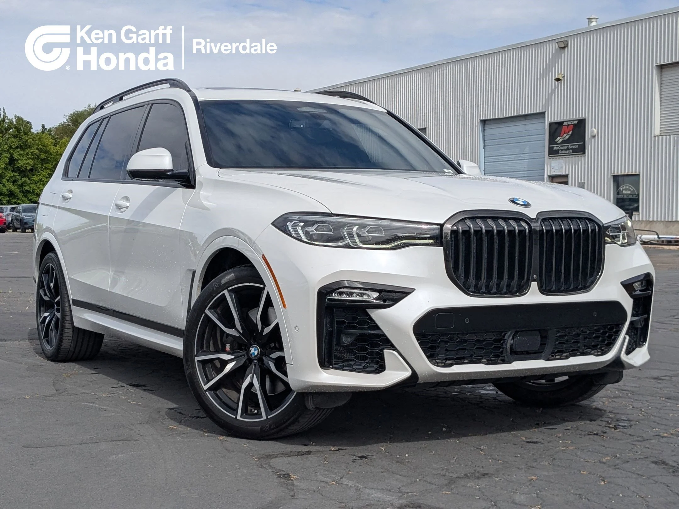 2022 BMW X7 xDrive40i's photo
