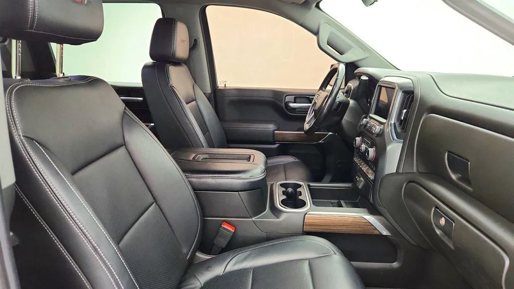 Used 2022 Iridescent Pearl Tricoat Chevrolet 4WD Crew Cab 147