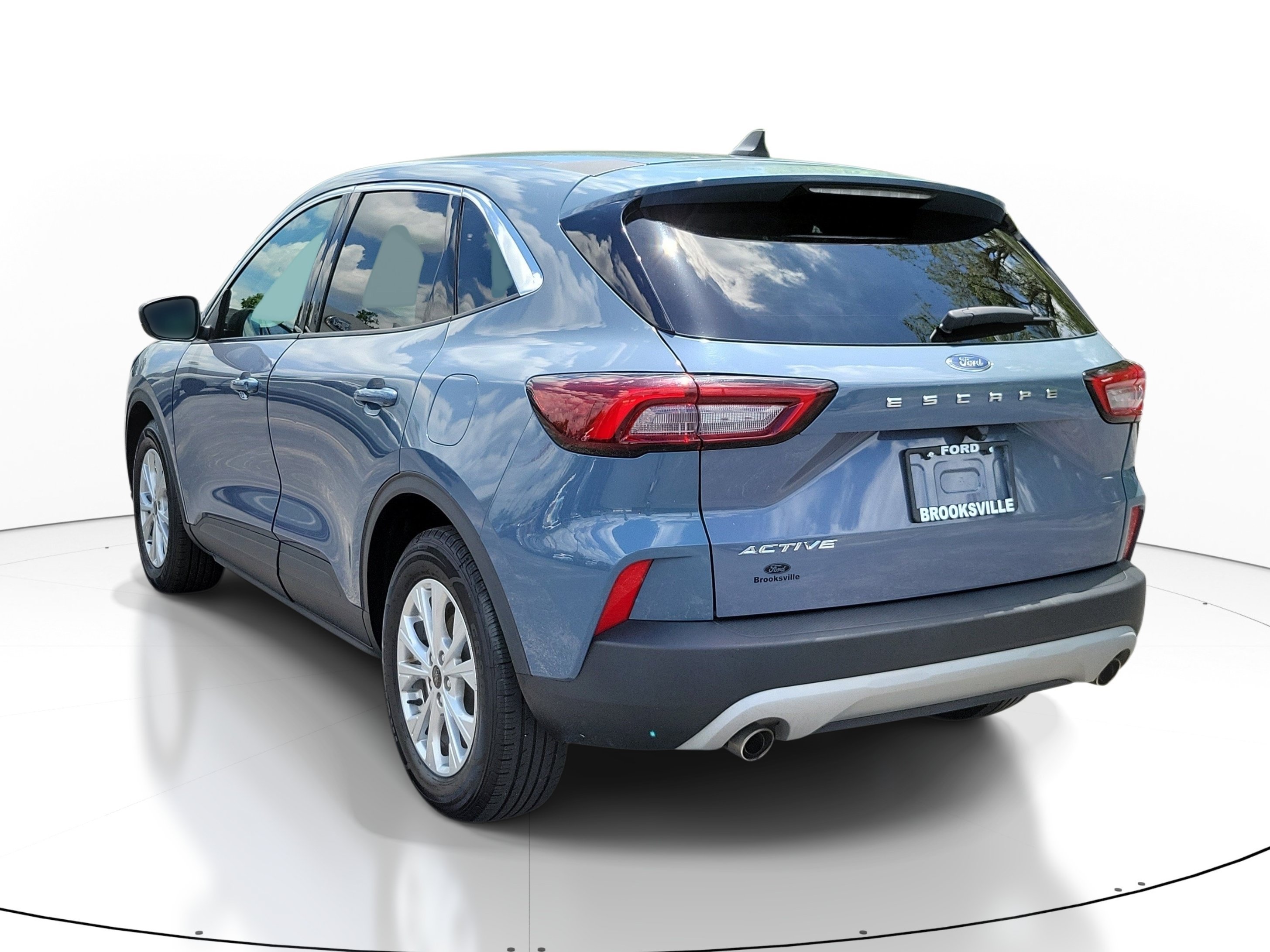 Used 2024 Vapor Blue Ford Active image 3