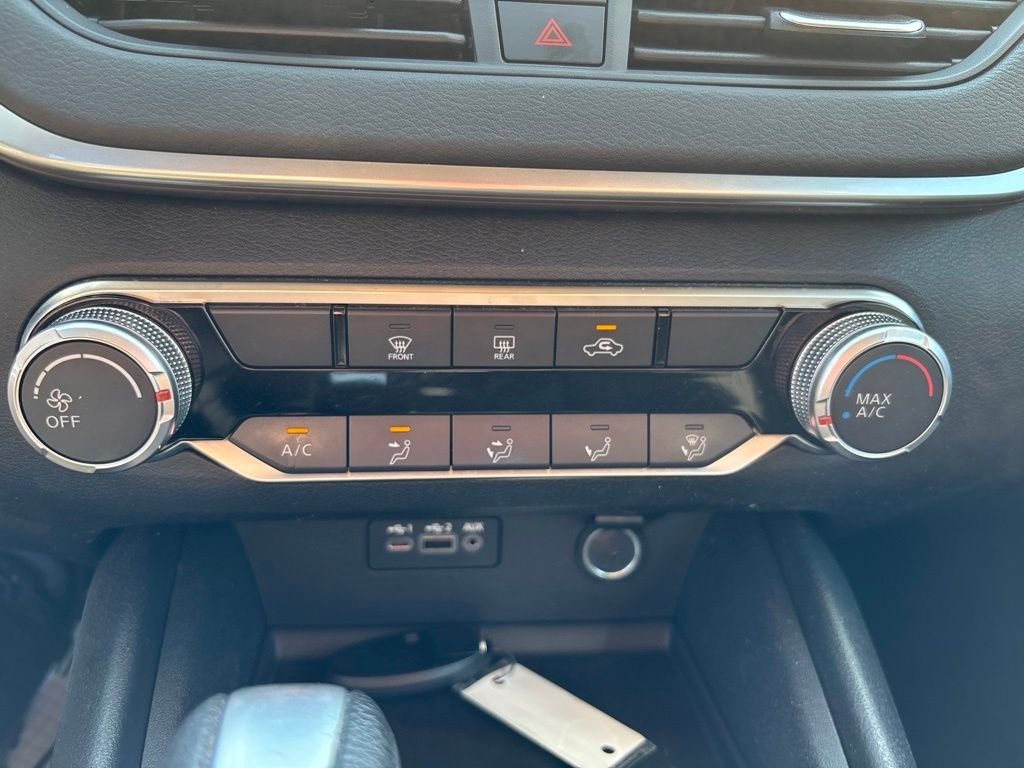 Used 2019 Blue Nissan 2.5 S image 25