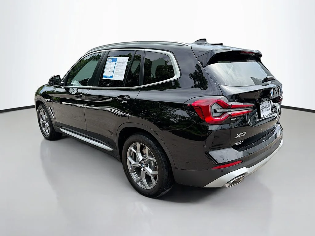 Used 2023 Jet Black BMW sDrive30i image 3